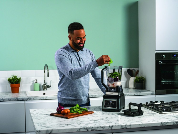 Ninja_2in1_Blender_BN750UK_Preparing_Jug_013_1580_CMYK_RT-scaled