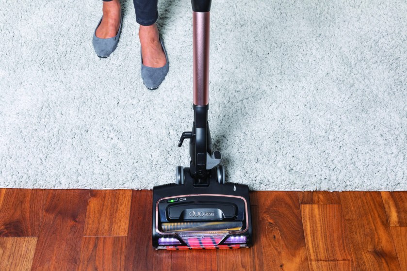 Shark_HZ500UKT_DuoClean_Two_Floors_66_RT_CMYK-scaled