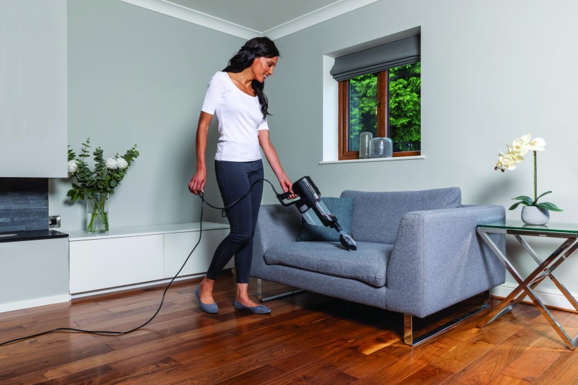 Shark_HZ500UKT_LiftAway_Handheld_Sofa_Pet_Tool_50_RT_CMYK-scaled