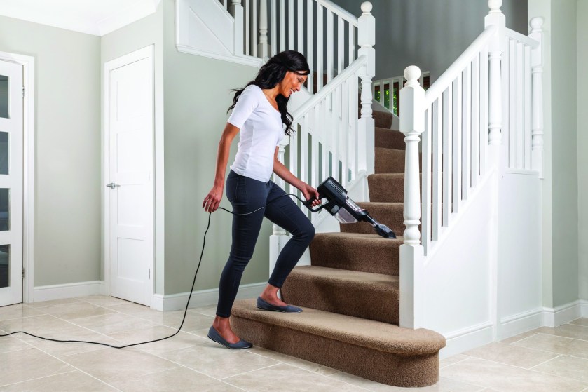 Shark_HZ500UKT_LiftAway_Stairs_AHW_Pet_Tool_81_RT_CMYK-scaled